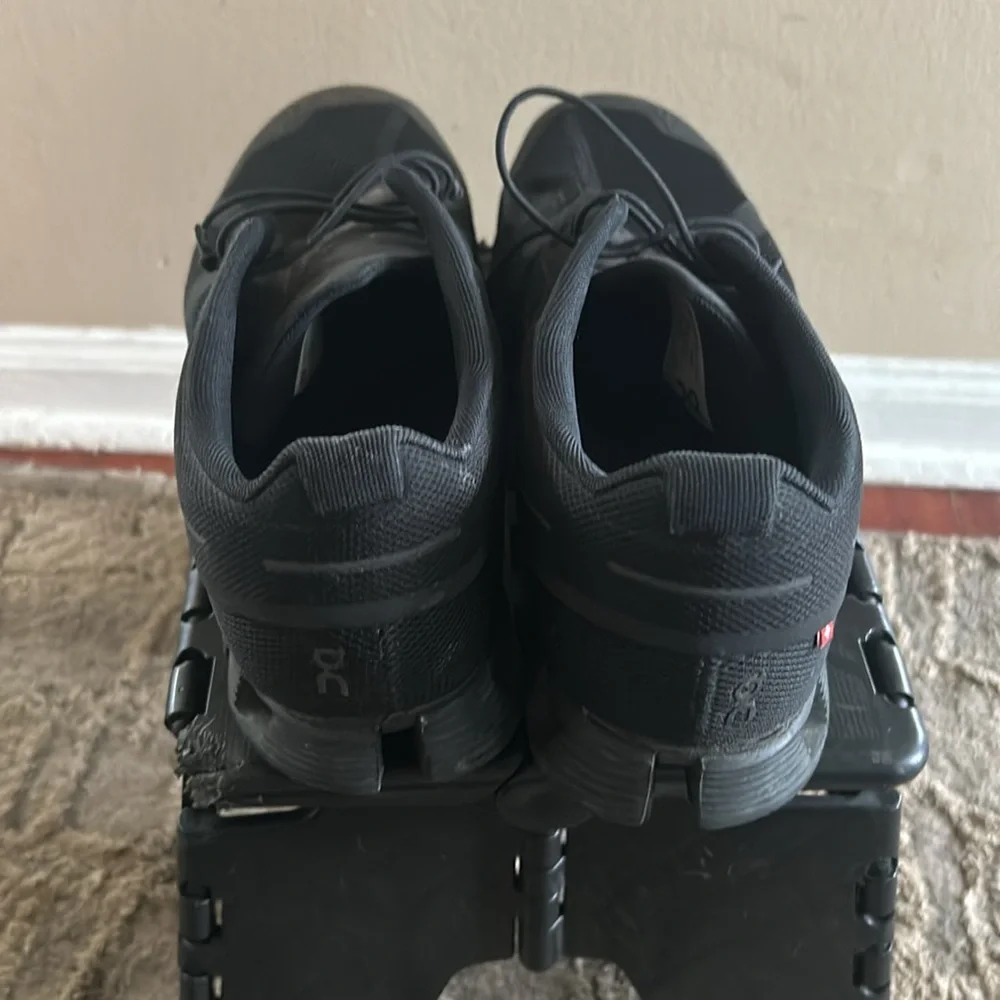 On Cloud Sneakers Men’s - Picture 2 of 7
